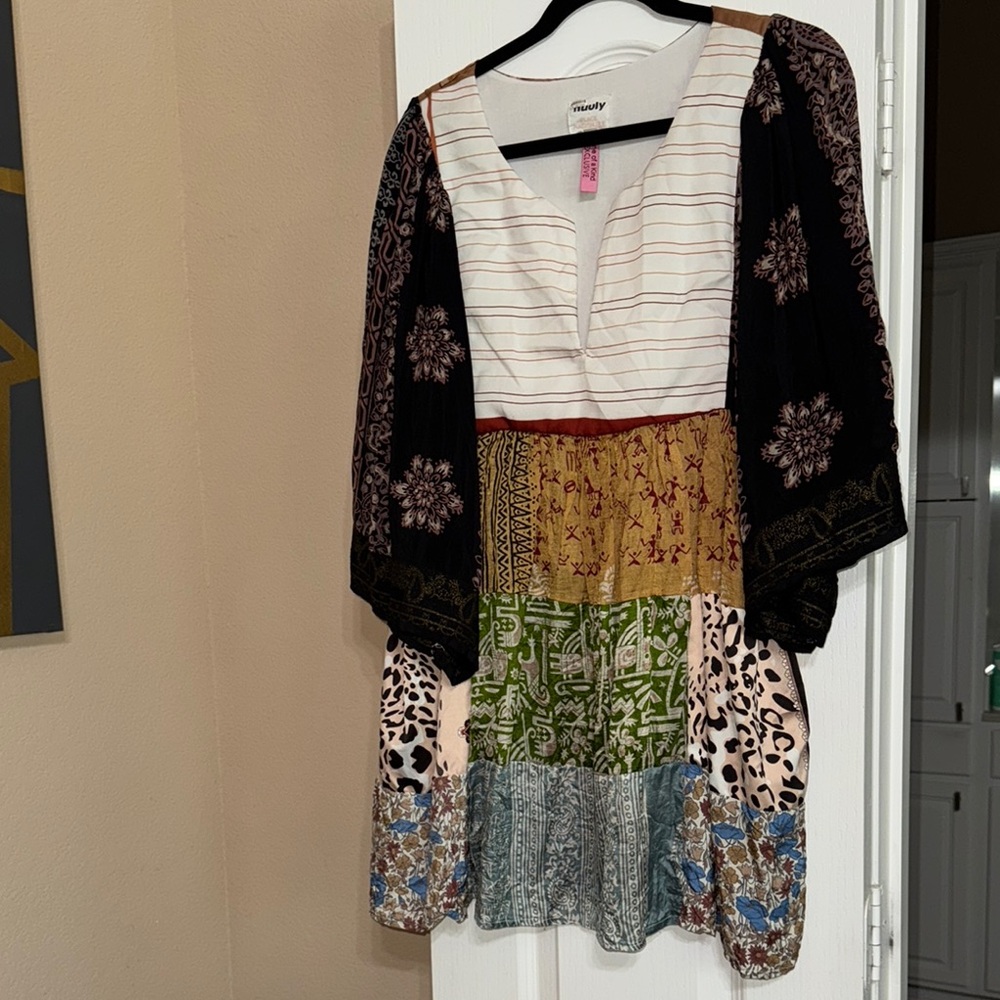 Cream Asymmetrical Tunic with 3/4 Sleeves and V-Neckline